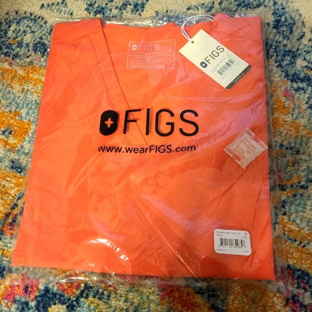 NWT figs casma hot coral M